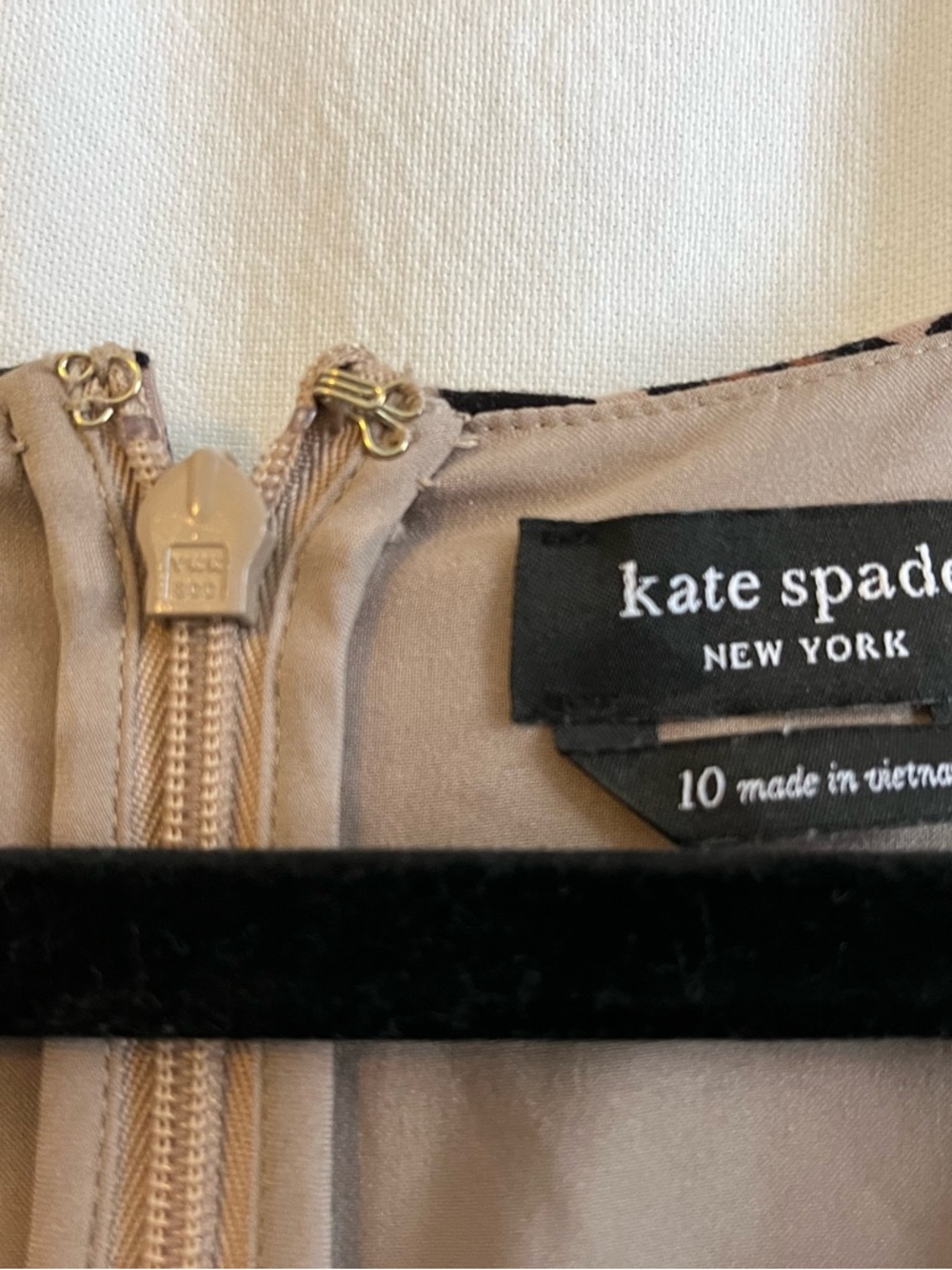 🐆🖤 **Kate Spade Leopard Print Tank – Effortless Chic with a Bold Twist** 🐆🖤 - Picture 4 of 5